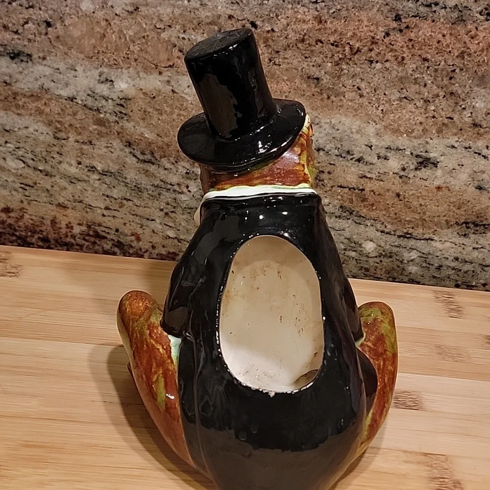 Vintage Ceramic Frog in Tuxedo and Top Hat Planter - Picture 3 of 6